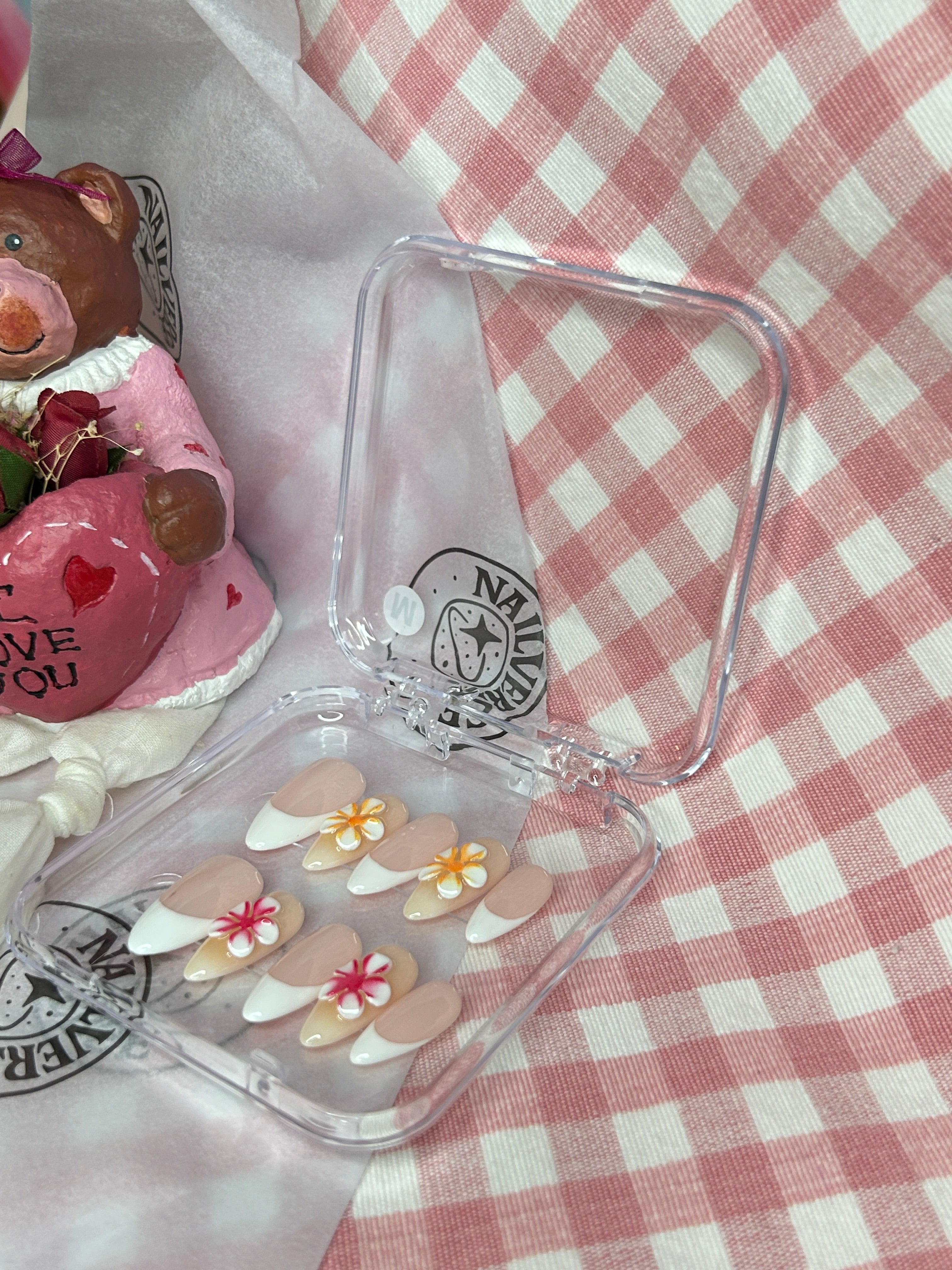 Creamy Daisy French Press-On Nails | Nude & White Floral Almond Nails